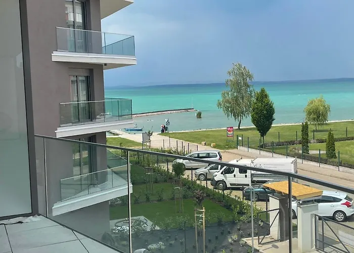 Coral Luxury * שיופוק